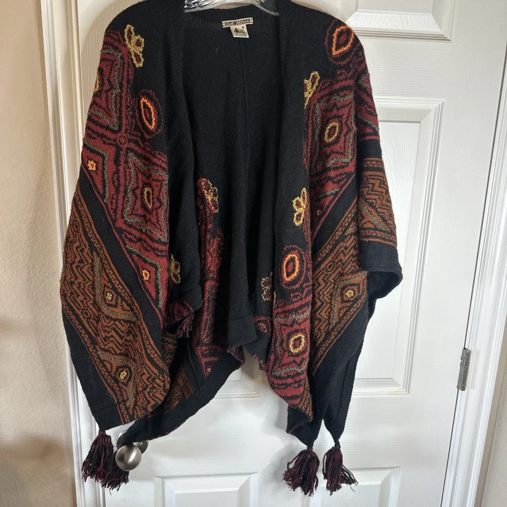 Lael Alpaca Poncho Tribal Boho Chic Design Tassels Peru Medium